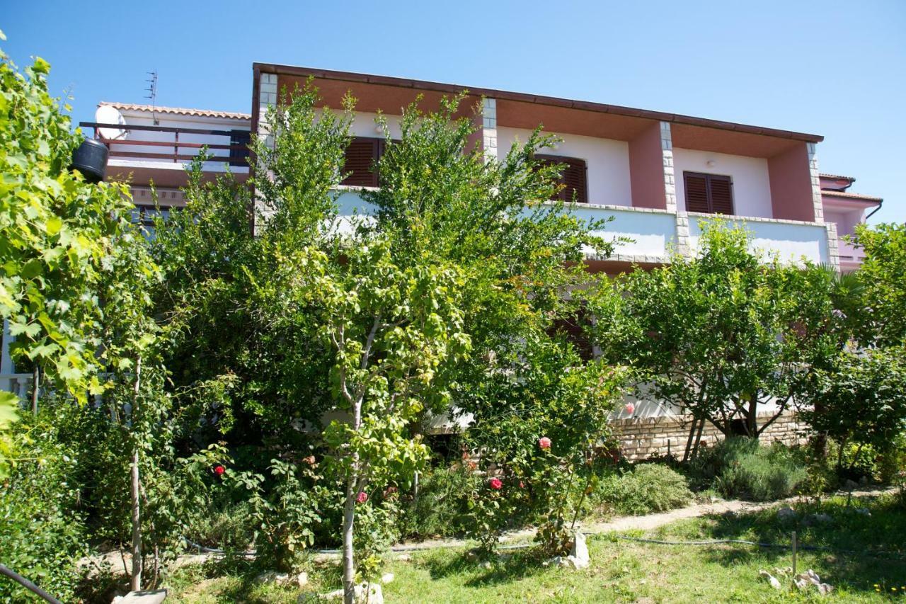 Apartments Slavica Rab Town Exteriör bild