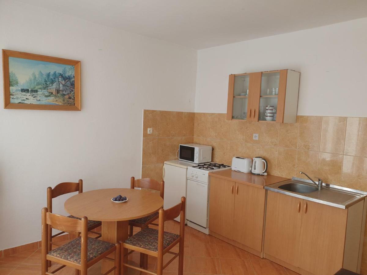 Apartments Slavica Rab Town Exteriör bild