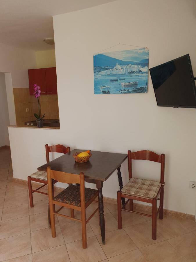 Apartments Slavica Rab Town Exteriör bild